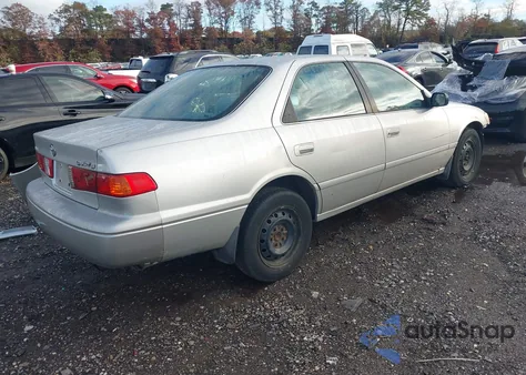 2001 Toyota Camry Le from USA, damaged, VIN 4T1BG28K21U809446